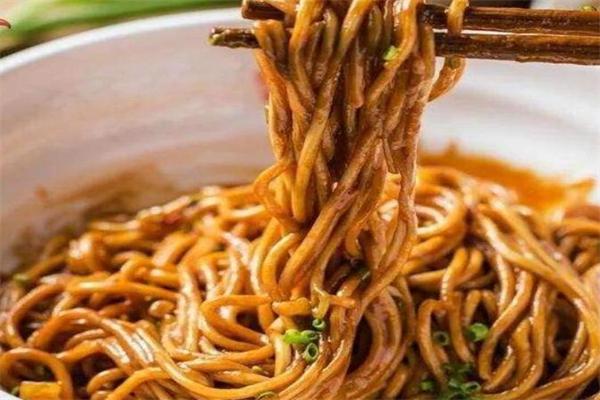 羅氏熱干牛肉面館加盟