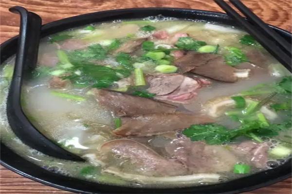 犇犇牛肉湯加盟