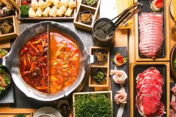 與魚(yú)火鍋加盟