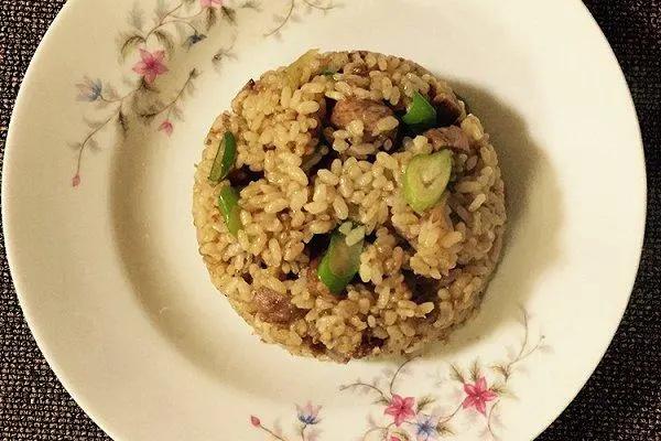 飯飯獸炒飯?zhí)撞望u味加盟