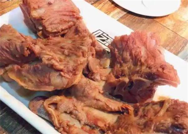吃惑狼肉骨頭