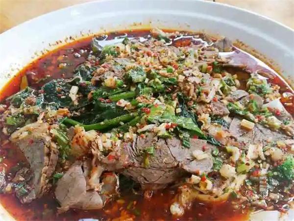 魯更葉麻辣燙