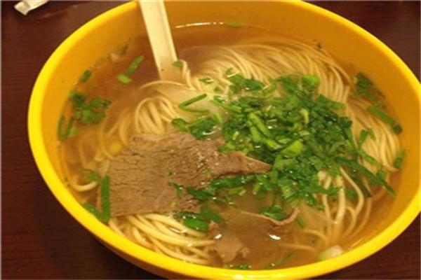 金垠地牛肉面加盟