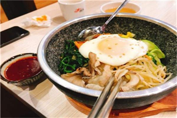 金垠地牛肉面加盟
