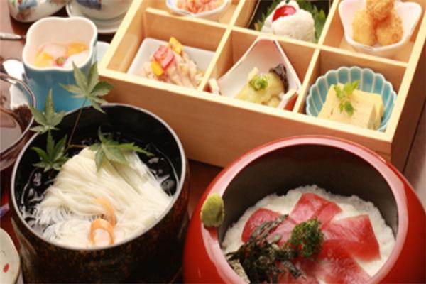 萬(wàn)年屋日本料理加盟
