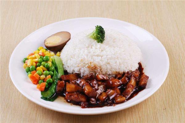 鍋小鬧鹵肉飯加盟