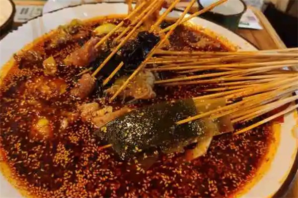 開杠缽缽雞冒鴨血加盟