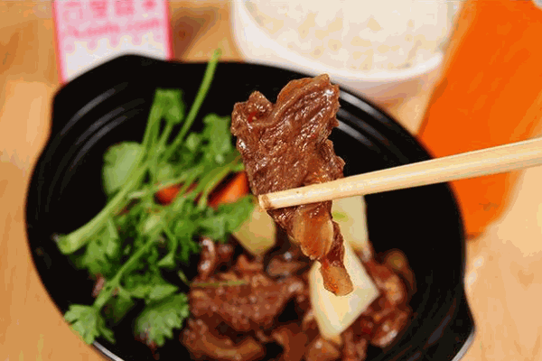 許記黃燜雞米飯