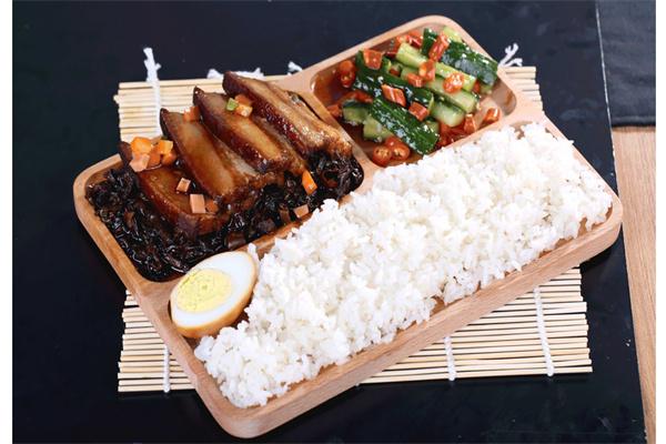 南吉小鎮(zhèn)快餐加盟