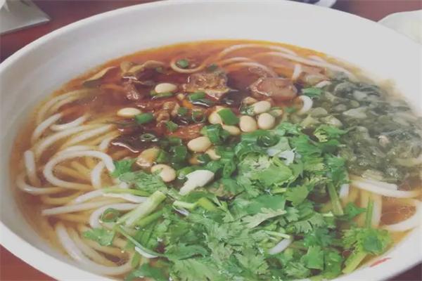 臻大碗苗家牛肉粉店加盟