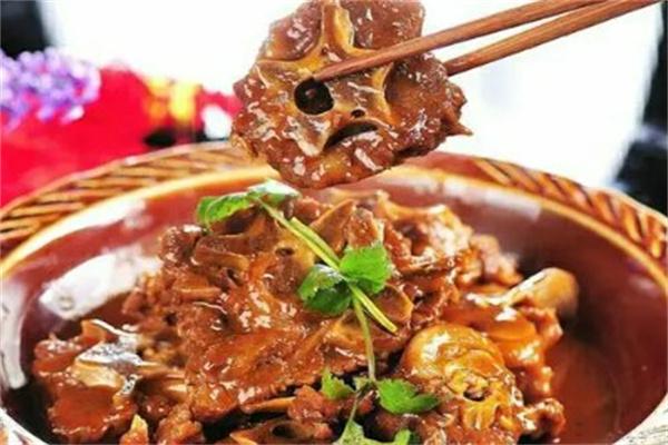 銅鍋涮肉羊蝎子火鍋加盟