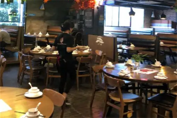 德湘小鎮(zhèn)主題餐廳加盟