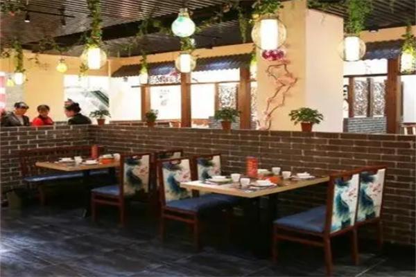 德湘小鎮(zhèn)主題餐廳加盟