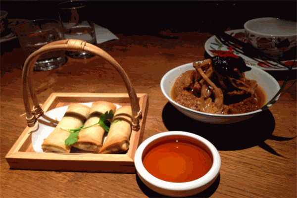 339旋轉(zhuǎn)餐廳