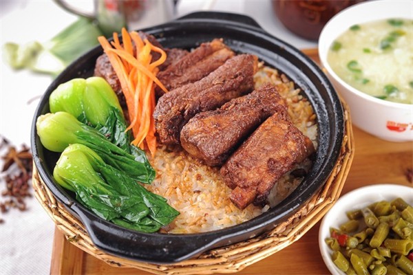 龍廣煲仔飯