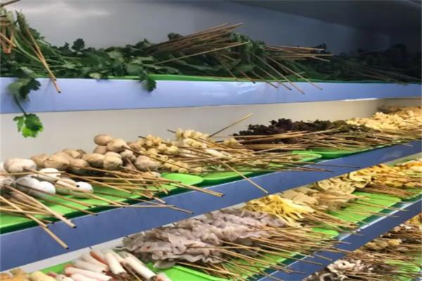 馮記天府麻辣串加盟