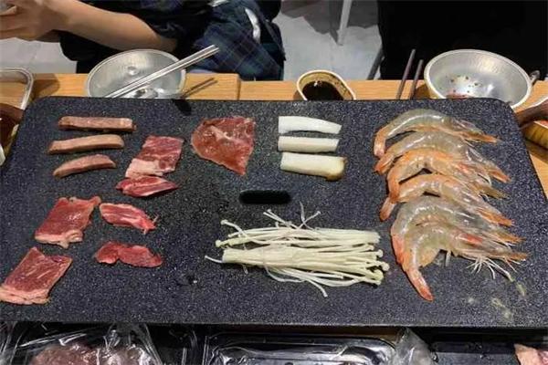 萬小燕窩鮮燉加盟