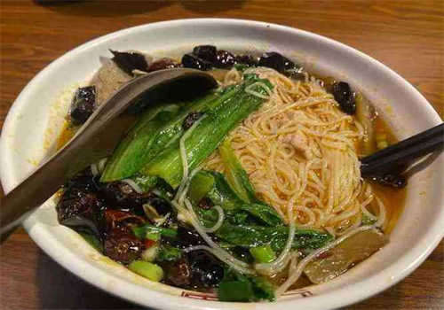 方鹽胡辣殼米線加盟
