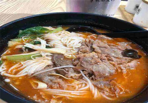 糧小吉牛肉米線加盟