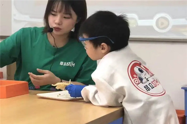 昂立少兒編程加盟