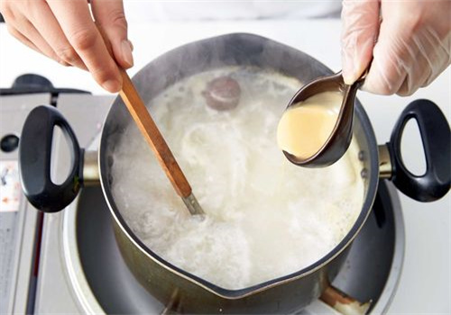 稻香閣過(guò)橋米線加盟