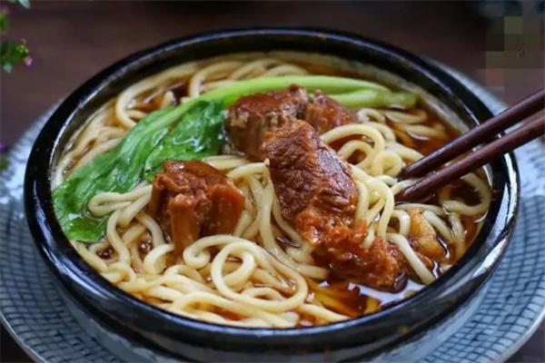 金大嘴牛肉面加盟