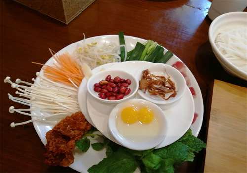 醉云南鮮花米線加盟