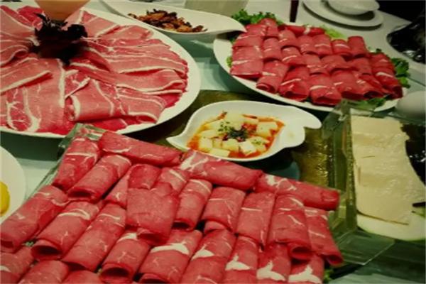 聽牧牛肉火鍋店加盟