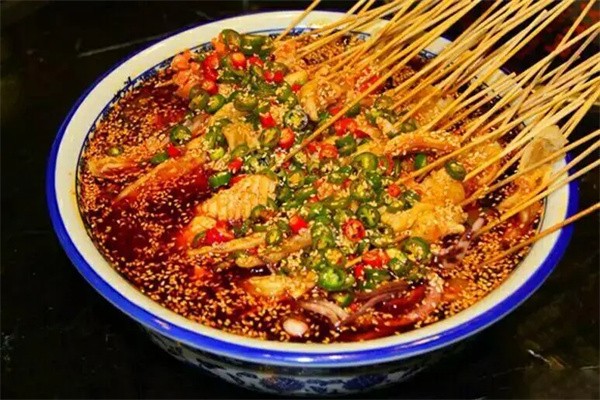 簽?zāi)陼r(shí)光火鍋串串香加盟