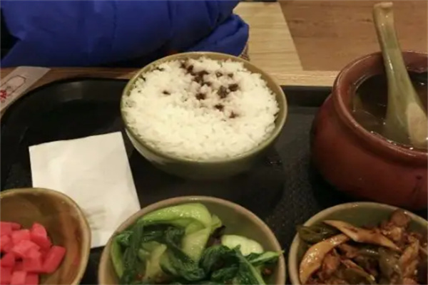 憶罐瓦罐主題餐吧加盟