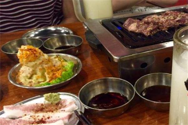 食冶日本料理鐵板燒加盟