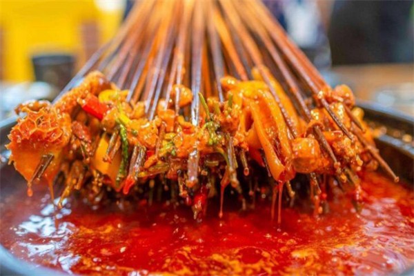 李記阿婆串串香加盟