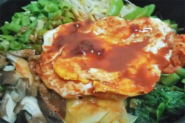 韓校校石鍋拌飯店加盟