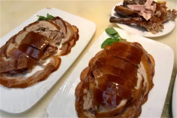 食二津家烤鴨加盟