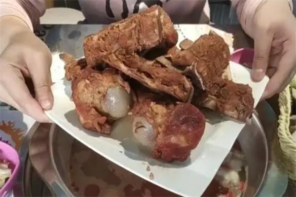 29元醬骨頭自助餐