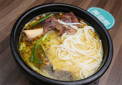 大胡子米線加盟
