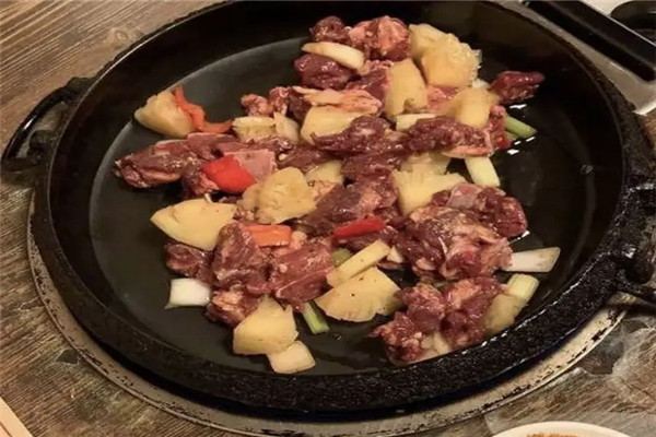 東北燒烤鐵鍋牛肉館加盟