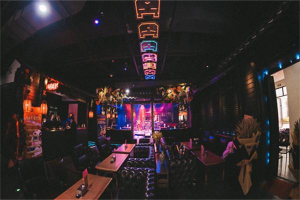 貳麻小酒館加盟