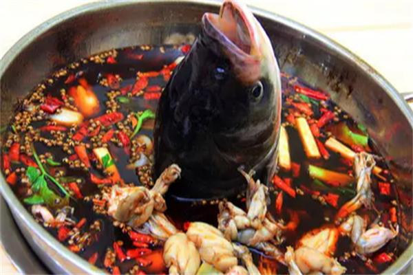 鮮渝味美蛙魚頭火鍋加盟