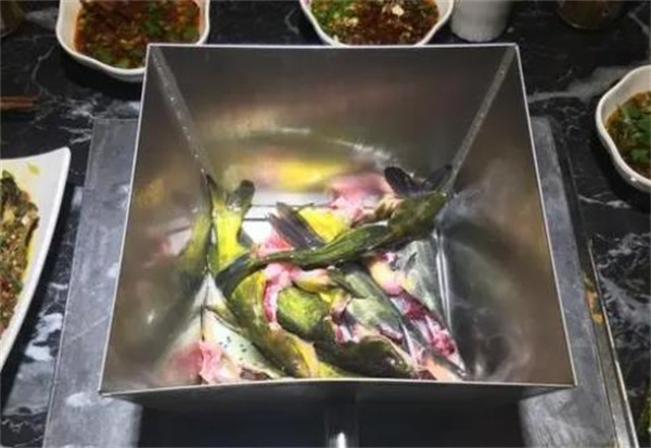 秧秧魚小魚火鍋