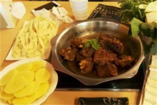 花枝俏麻辣羊蝎子火鍋加盟
