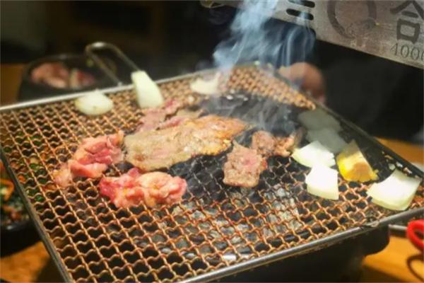 合易泓果木烤肉加盟