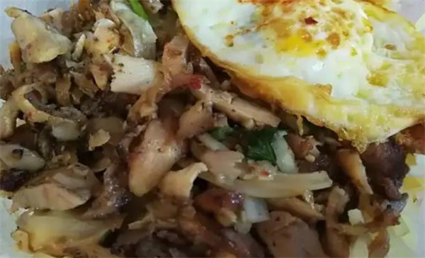 饞饞貓烤肉拌飯
