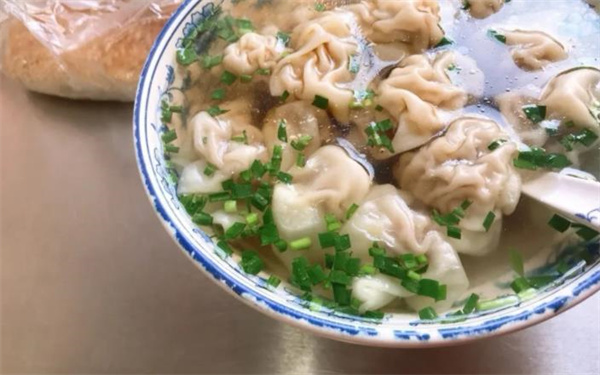 老鄉(xiāng)餛飩