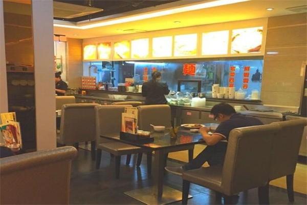粵海世家茶餐廳加盟