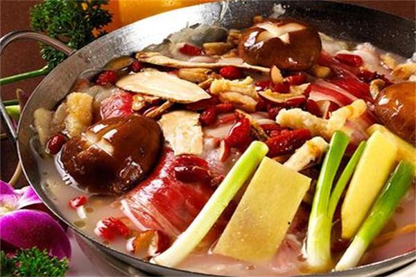 鮮藝煮火鍋加盟