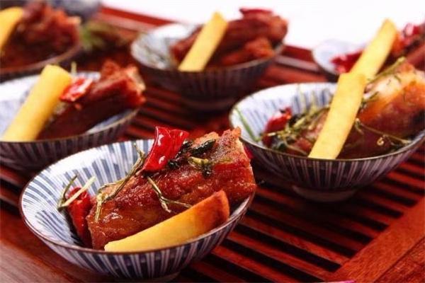 水墨江調(diào)餐酒吧加盟