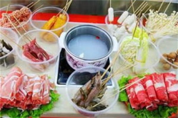 千轉(zhuǎn)百回小火鍋加盟