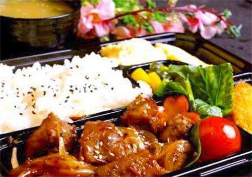 頌閣嵐泰國美食屋加盟