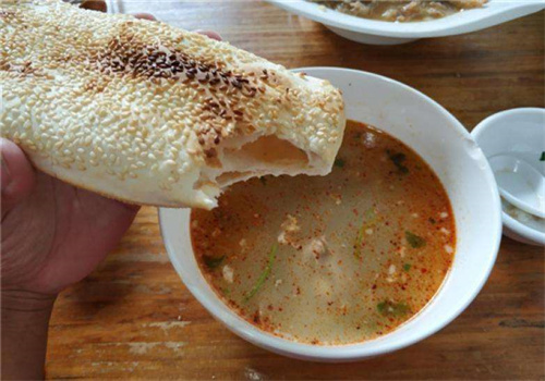 班記燒餅特色羊湯加盟